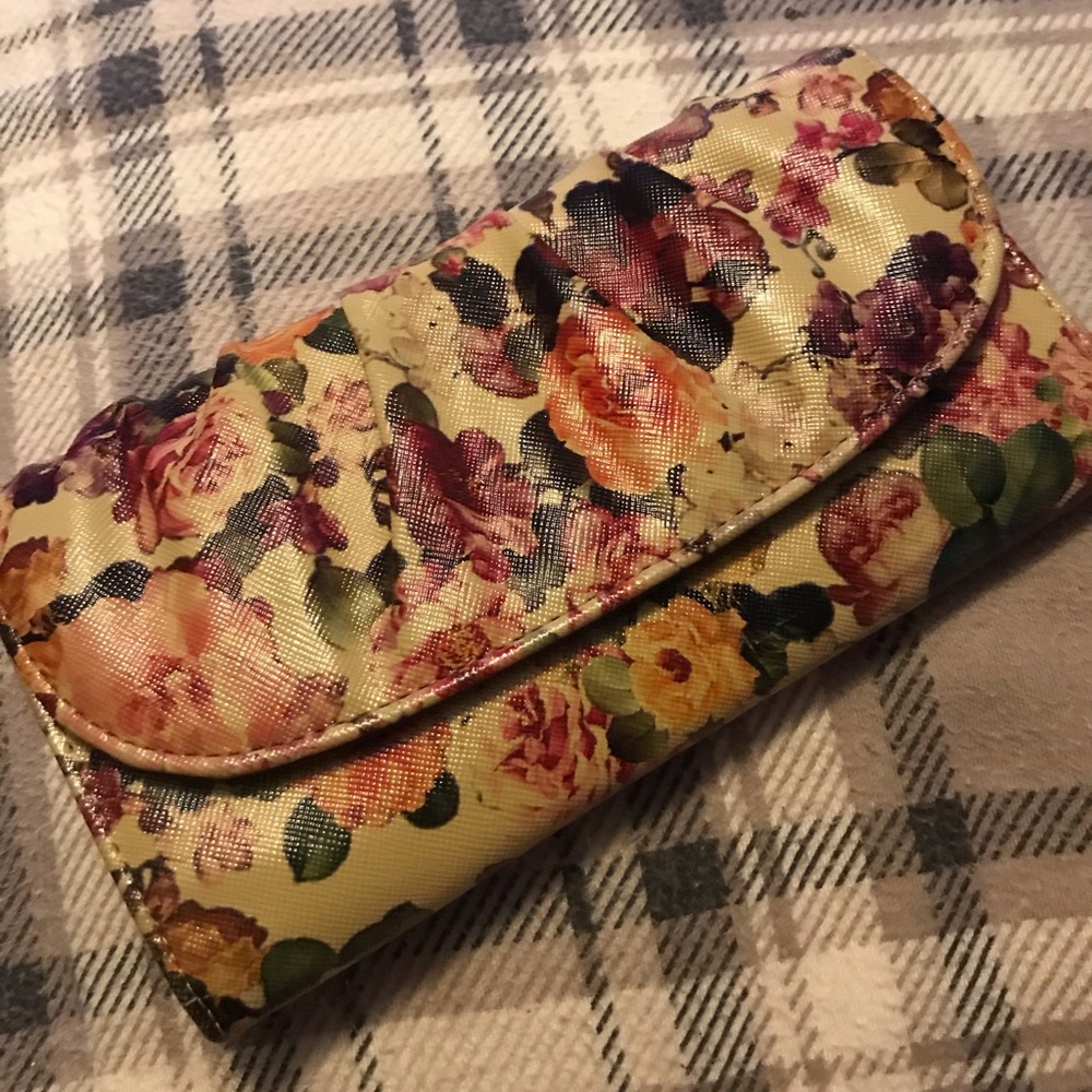 Vintage Floral Button Clasp Wallet Clutch